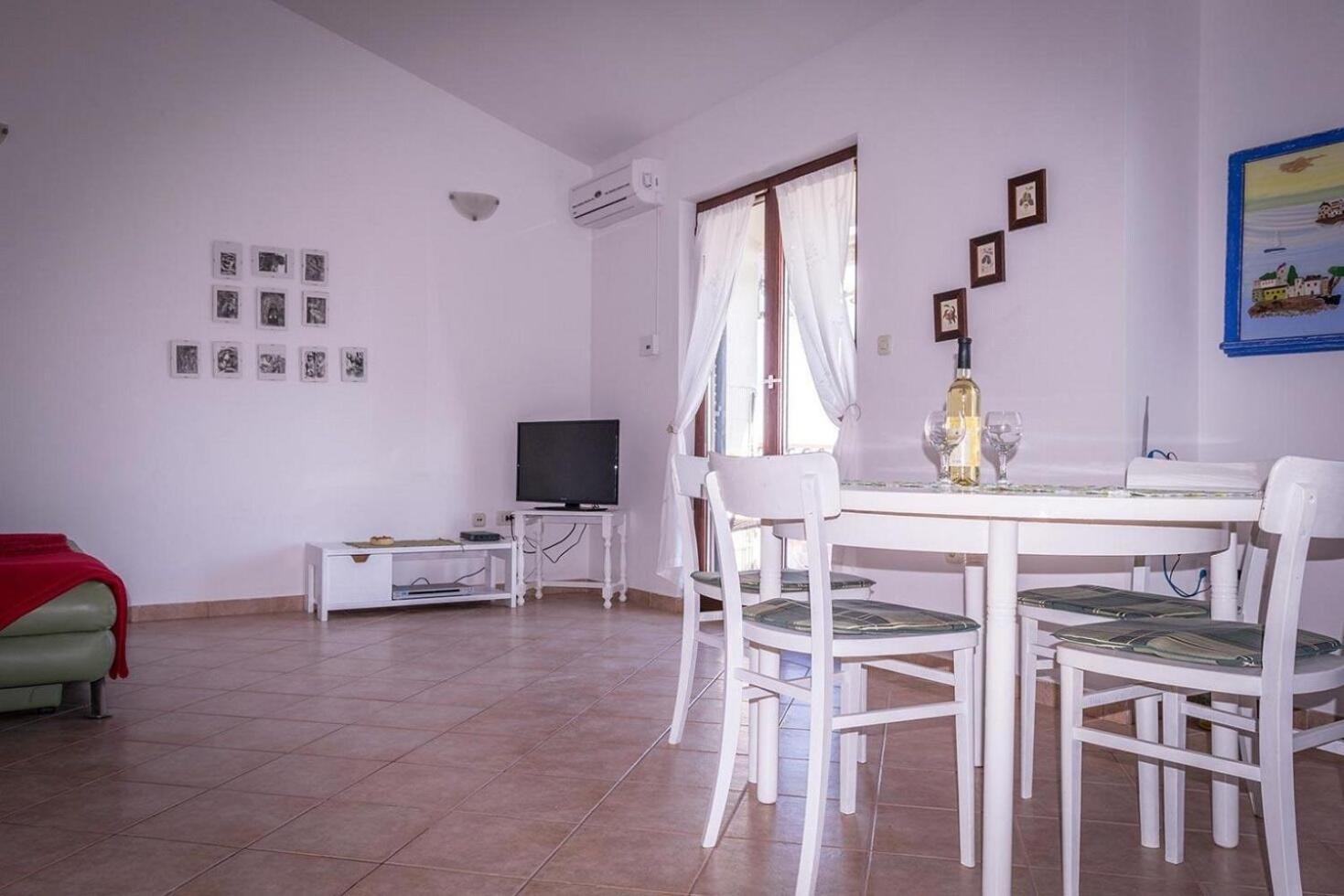Apartments Brane - 100M From The Beach Trogir Exteriör bild
